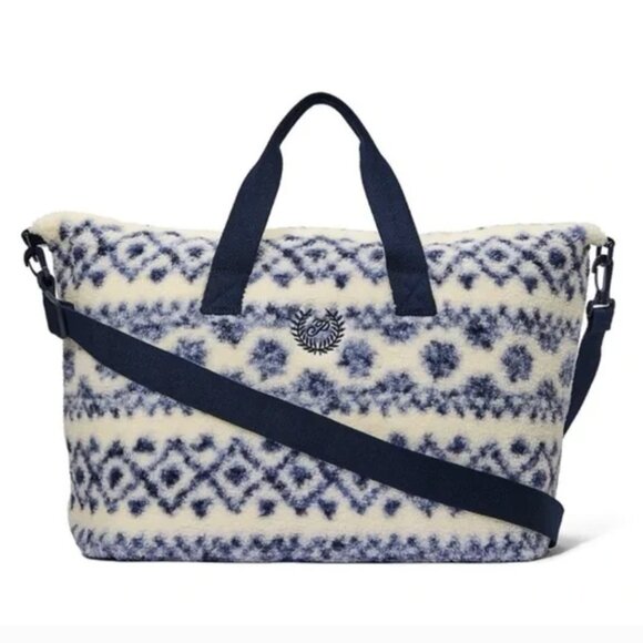 PINK Victoria's Secret Sherpa Teddy Duffel Bag Tote & Weekender - NWT - Picture 1 of 6